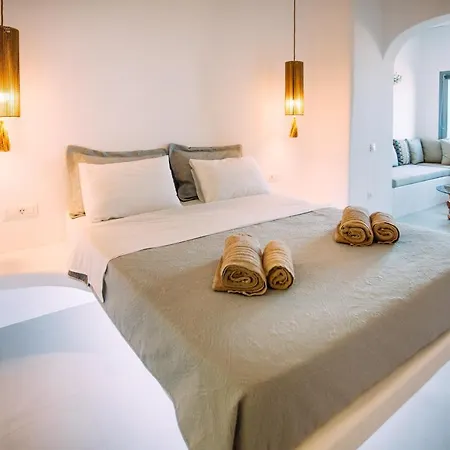 Mykonos Supreme Comfort & * カラファティス