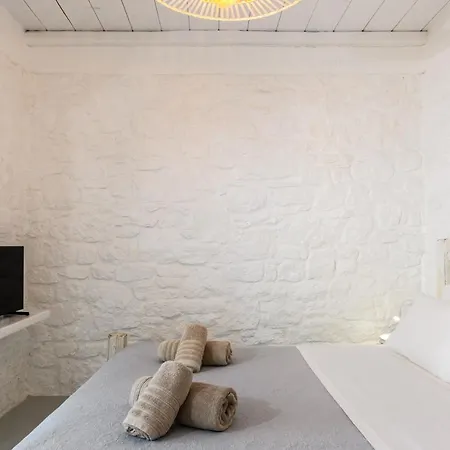 Mykonos Supreme Comfort & * カラファティス