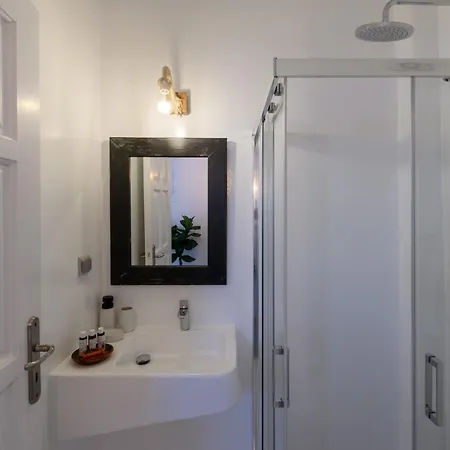 Mykonos Supreme Comfort & カラファティス