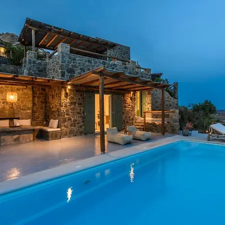 Mykonos Supreme Comfort & カラファティス