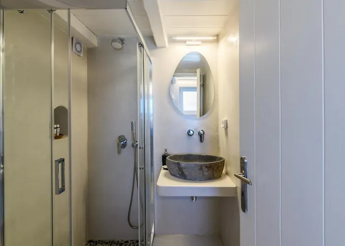 Mykonos Supreme Comfort & Apartman *